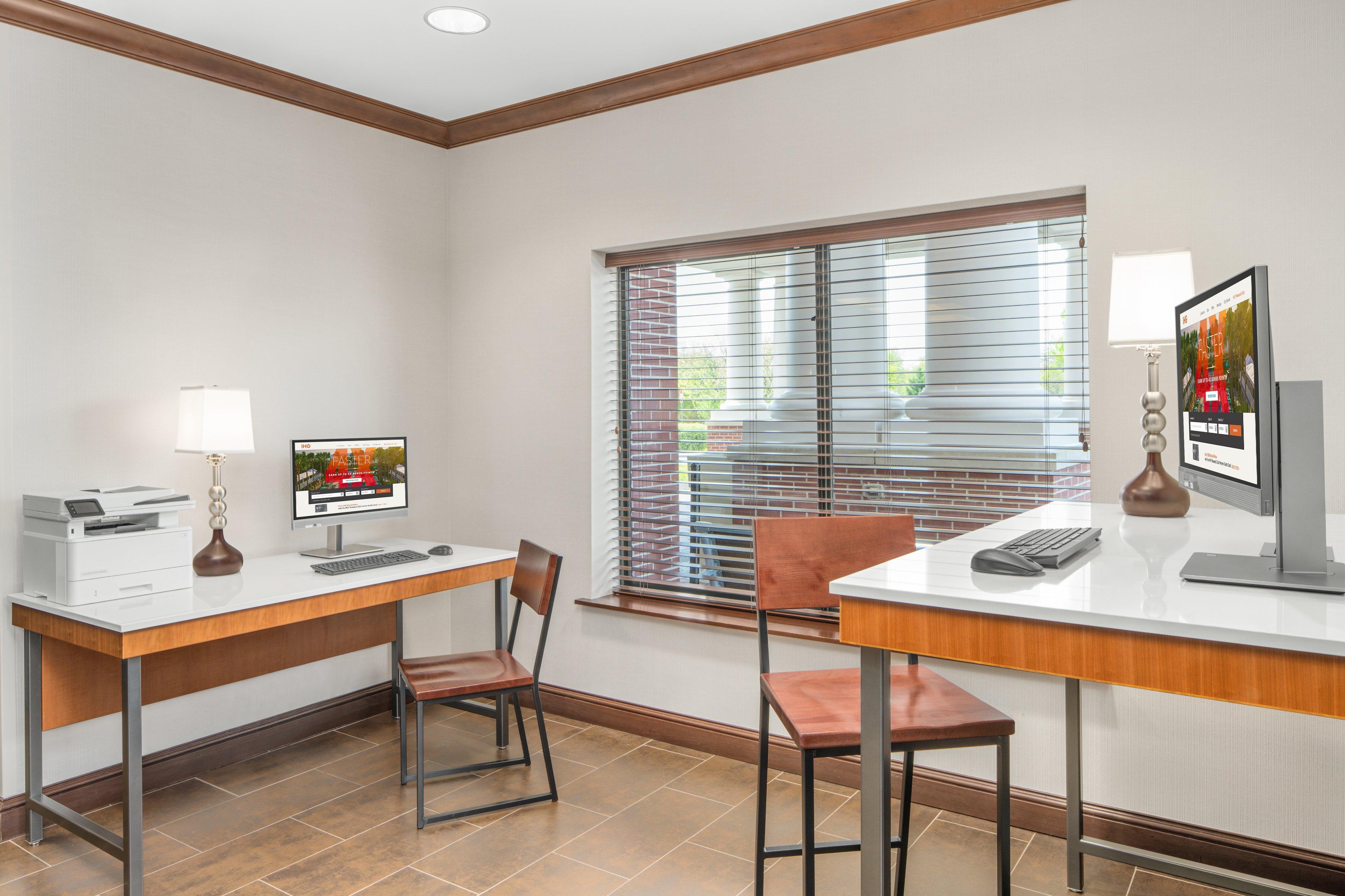 Holiday Inn Express & Suites Wilmington-Newark By Ihg Extérieur photo